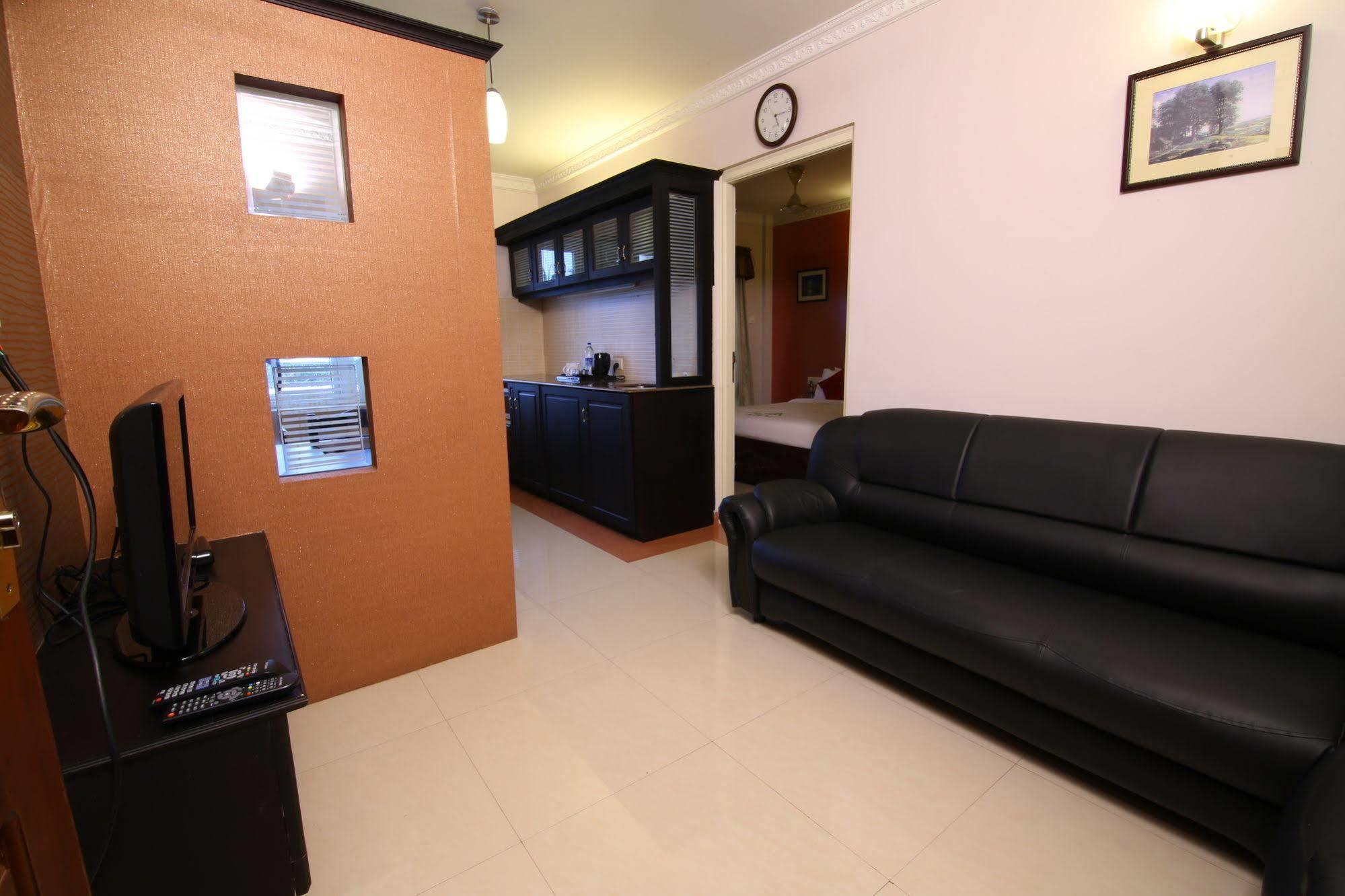 Atlas Airport Hotel Apartment Nedumbassery Exterior photo