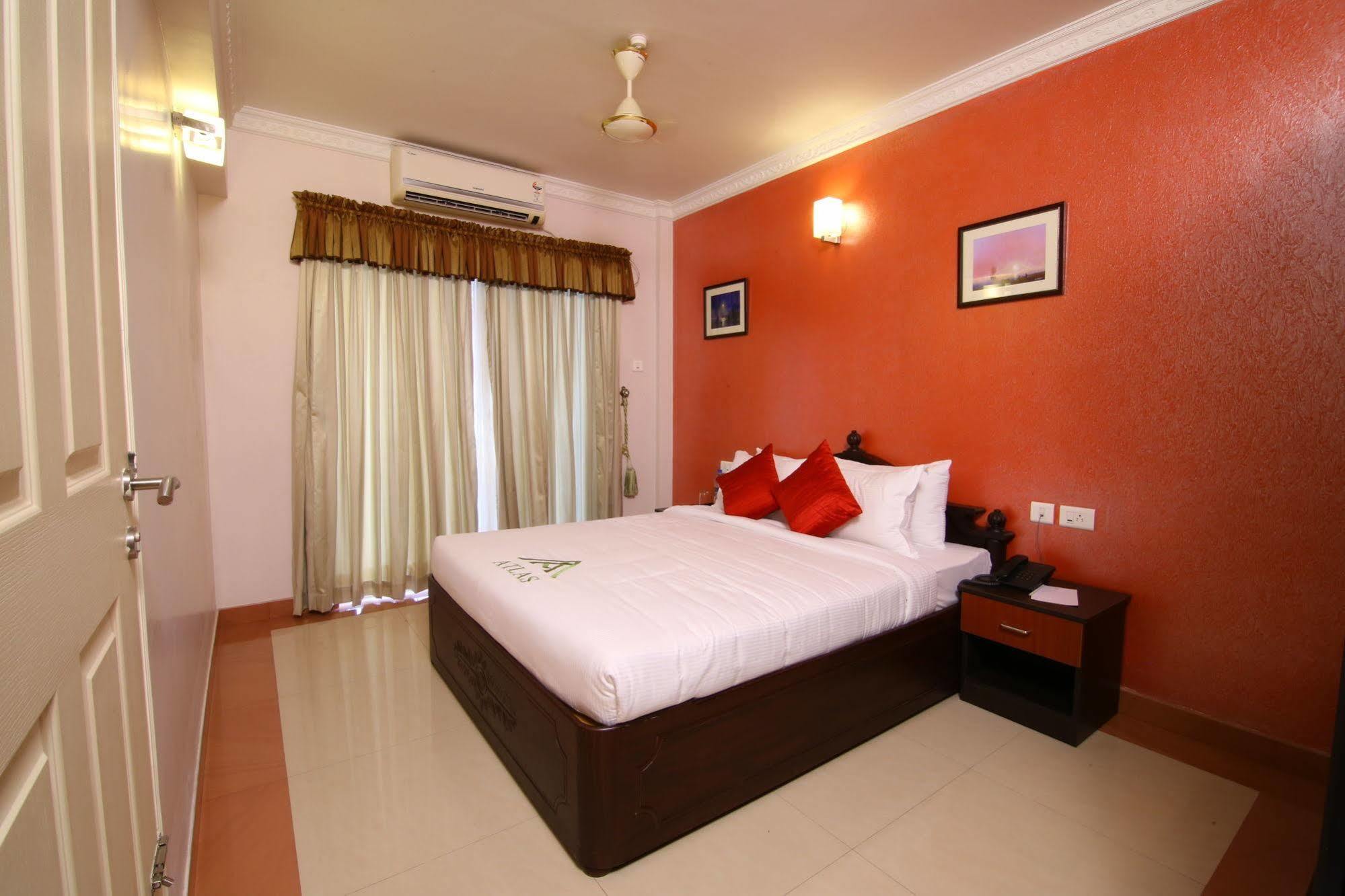 Atlas Airport Hotel Apartment Nedumbassery Exterior photo